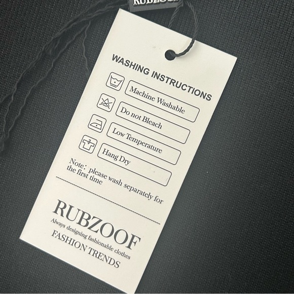 Rubzoof Black Button-Detail Women's Top NWT - Picture 7 of 13